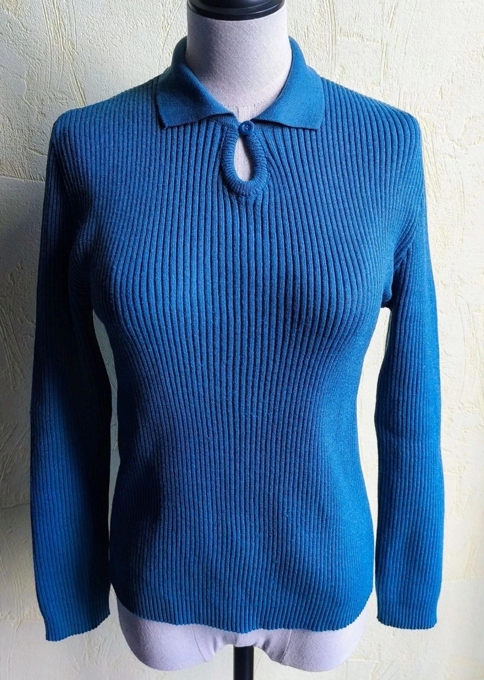 Pull bleu côtelé avec col polo
